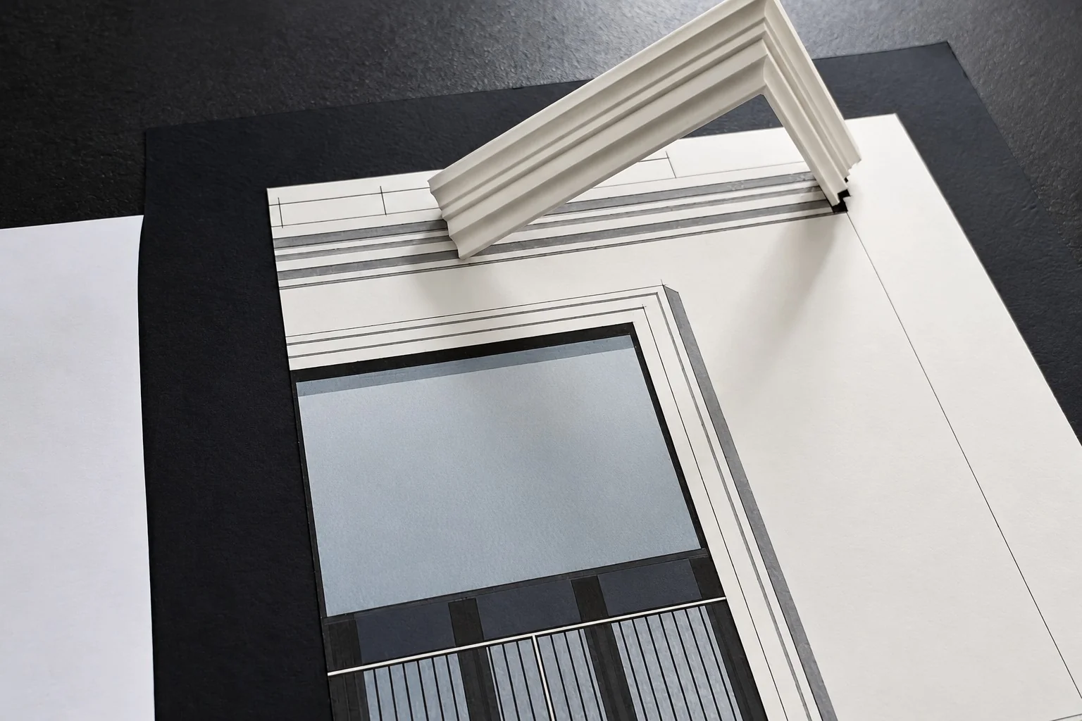 Stuckdetail an der Ecke einer Altbaufassade